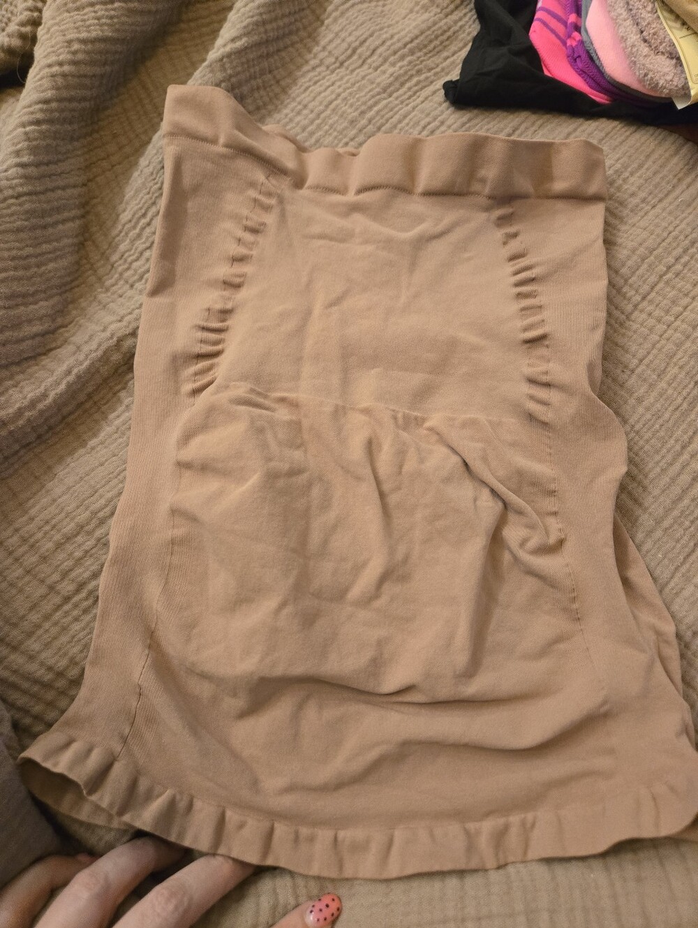 SKIMS 4x/5x Stretch Shaping Skirt in Warm Taupe